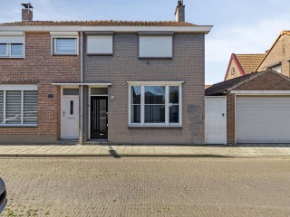 Ds. Jan Scharpstraat  Ds. Jan Scharpstraat 19 in Axel