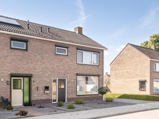 Pastoor Willemsstraat  Pastoor Willemsstraat 6 in Lamswaarde