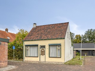 Achterstraat  Achterstraat 21 in Lamswaarde