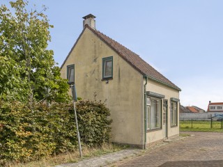 Achterstraat  Achterstraat 21 in Lamswaarde