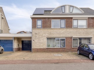 Parelmoerboog  Parelmoerboog 10 in Terneuzen