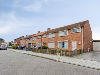 Pastoor Schetsstraat  Pastoor Schetsstraat 1B in Sint Jansteen