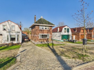 Kanaalzicht  Kanaalzicht 29 in Sluiskil