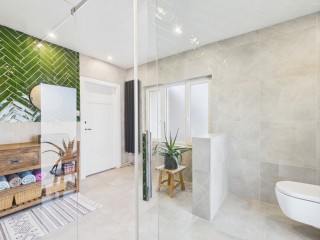 Kanaalzicht  Kanaalzicht 29 in Sluiskil