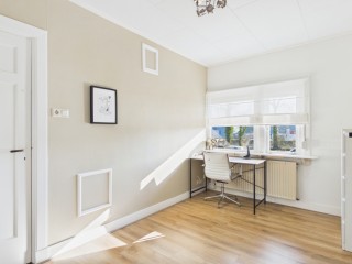 Kanaalzicht  Kanaalzicht 29 in Sluiskil