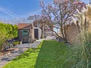 Kanaalzicht  Kanaalzicht 29 in Sluiskil