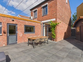 Walstraat  Walstraat 1 in Sas Van Gent