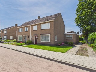  Pastoor Willemsstraat 2 in Lamswaarde