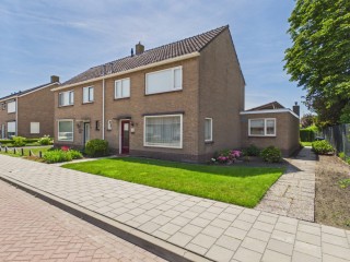 Pastoor Willemsstraat  Pastoor Willemsstraat 2 in Lamswaarde