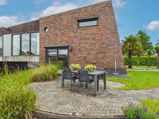 Robijnboog  Robijnboog 33 in Terneuzen